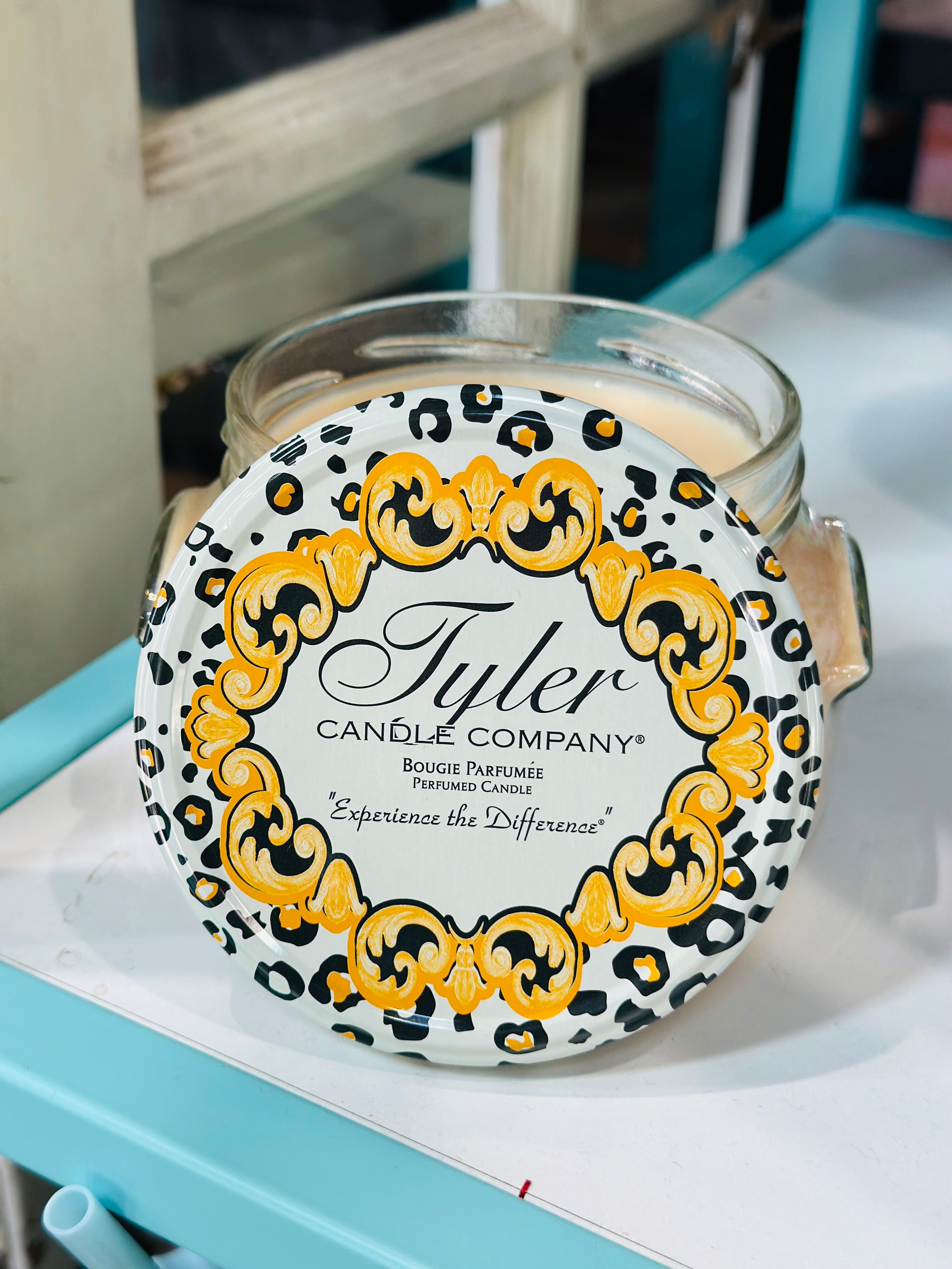 TYLER-FAMILY TRADITION 22OZ CANDLE