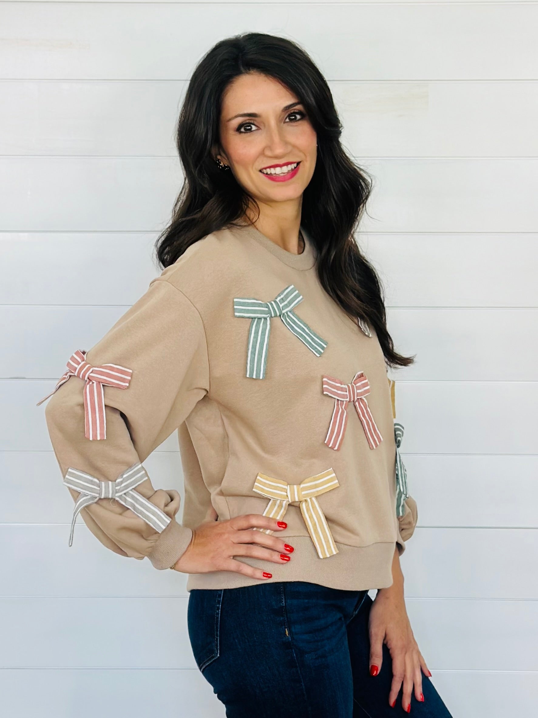 BOWS GALORE TOP-LT MOCHA