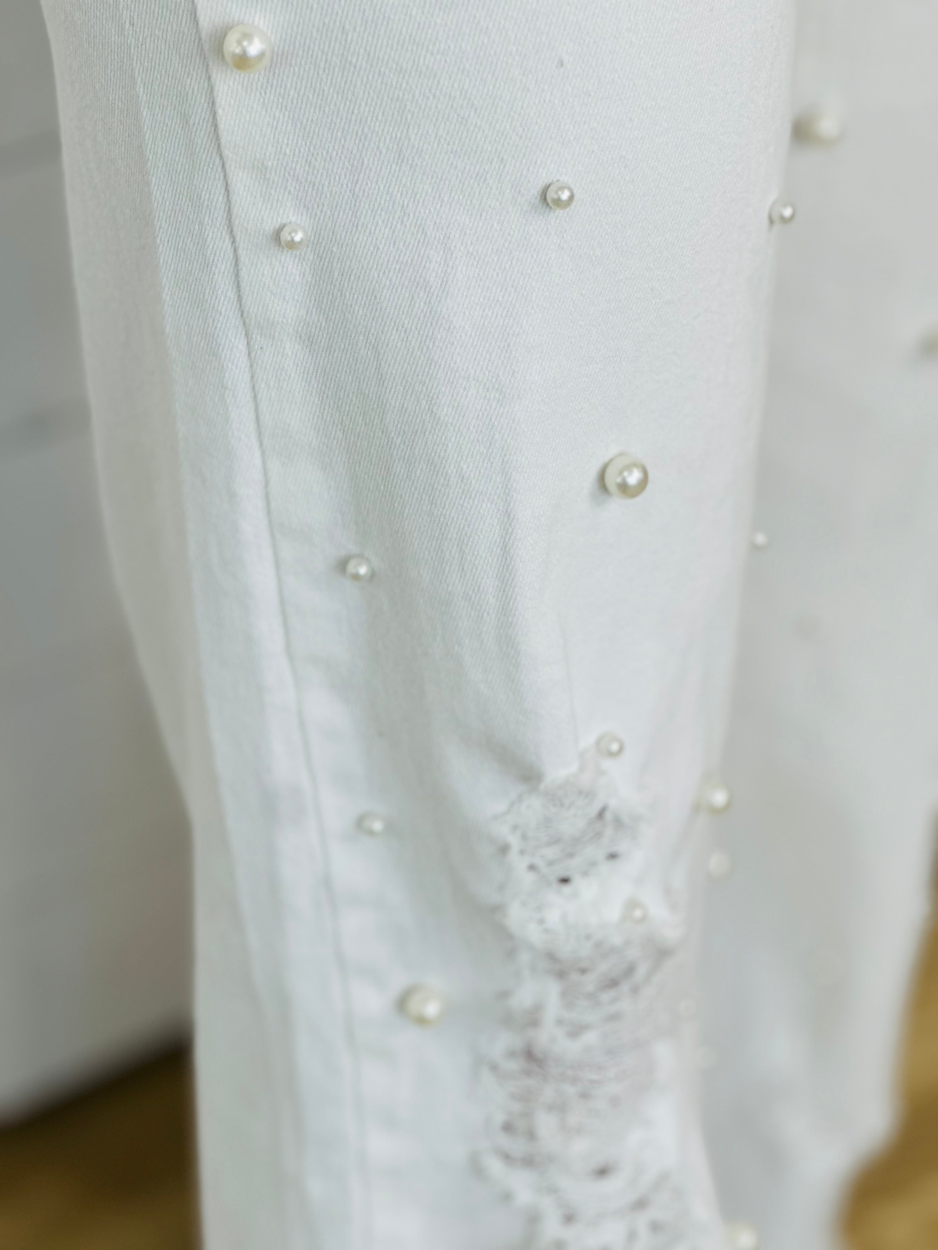 SCATTERED PEARLS JEANS-WHITE