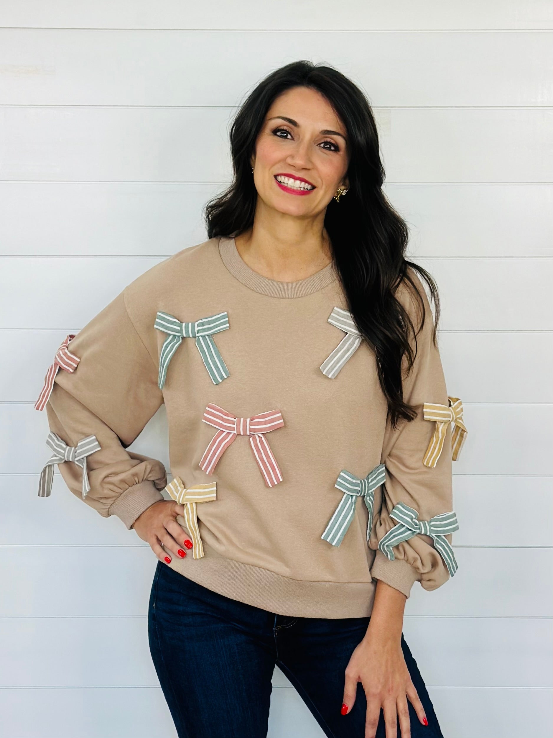 BOWS GALORE TOP-LT MOCHA