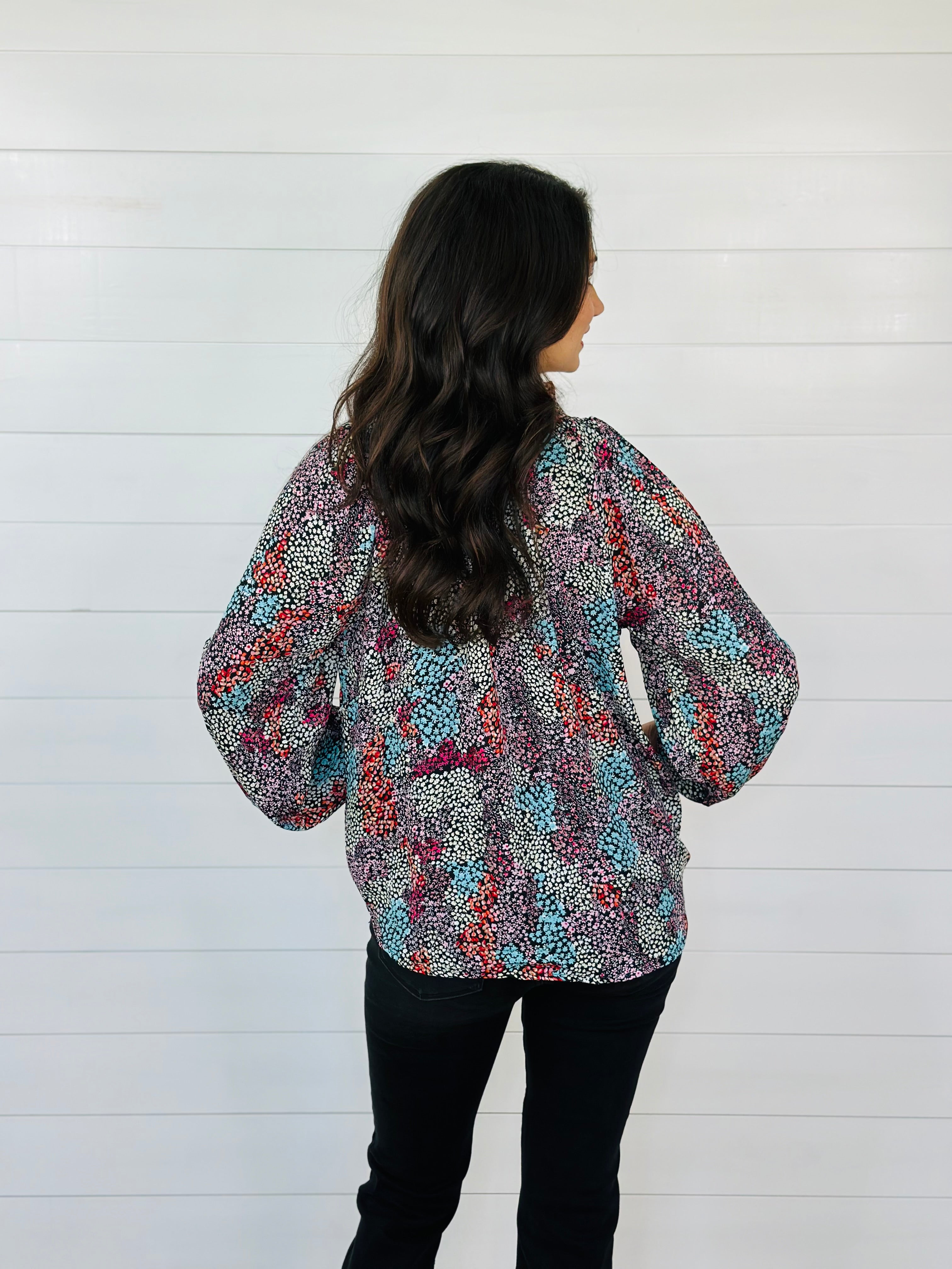 DAINTY FLORALS TOP