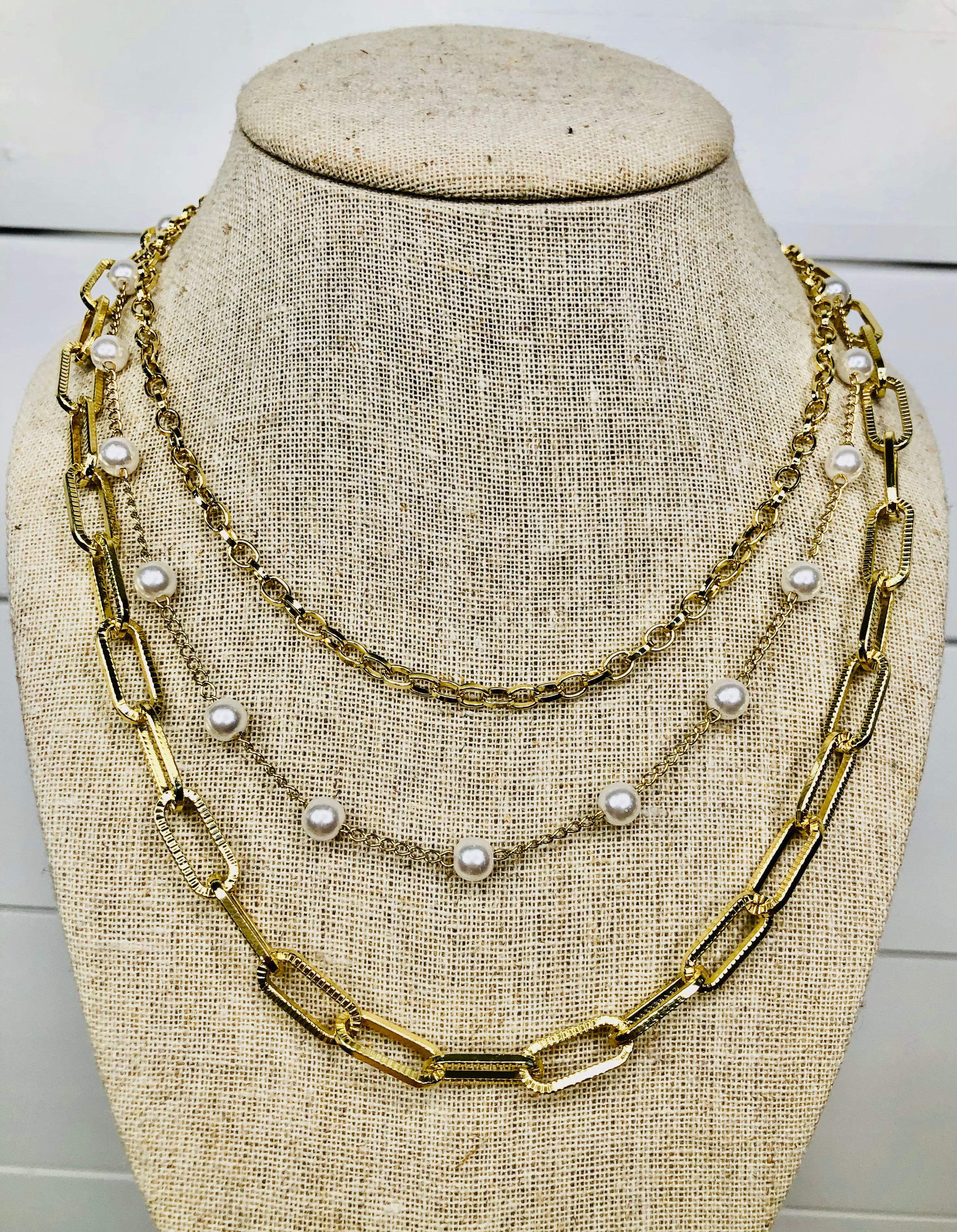 LAYERED GOLD/PEARL NECKLACE