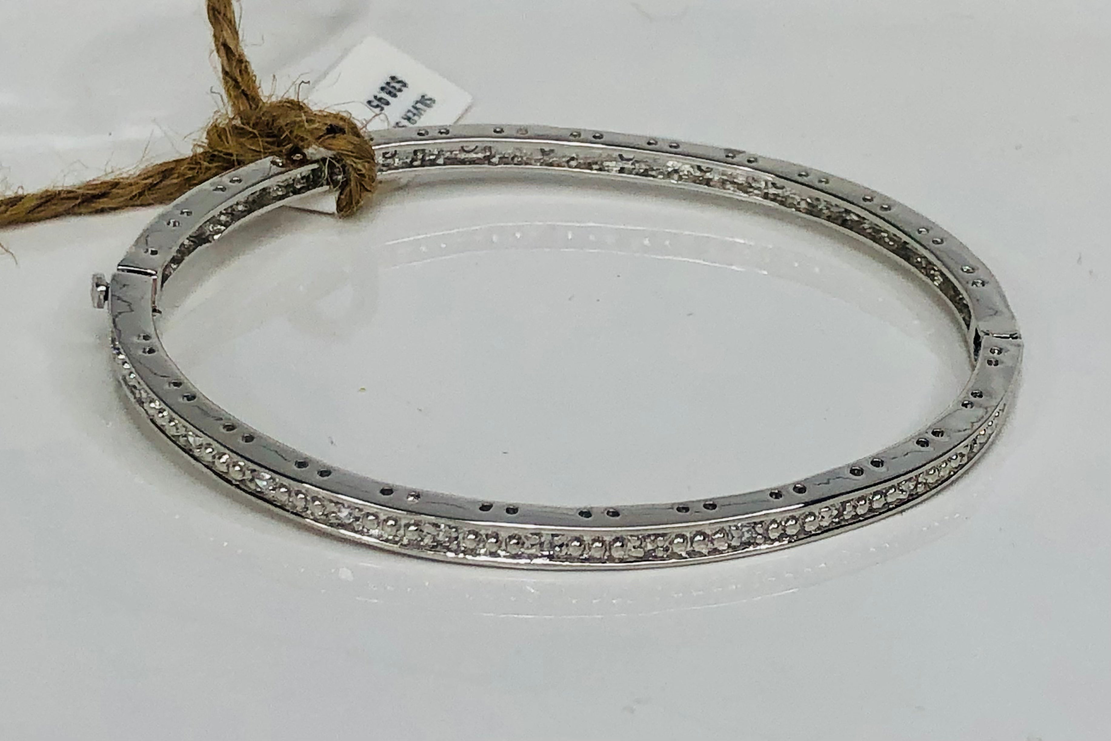 SILVER SPARKLE BANGLE